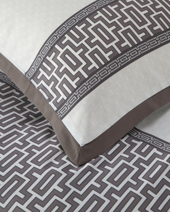 Fiyero 7 Piece Comforter Set White/Gray