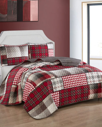 Everly 3-Piece Quilt Set, Red, Geometric